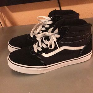 Hi tops black and white vans(youth 7) fit W 7 1/2